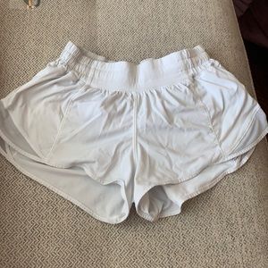 Size 2 White Lululemon Hotty Hot 2.5